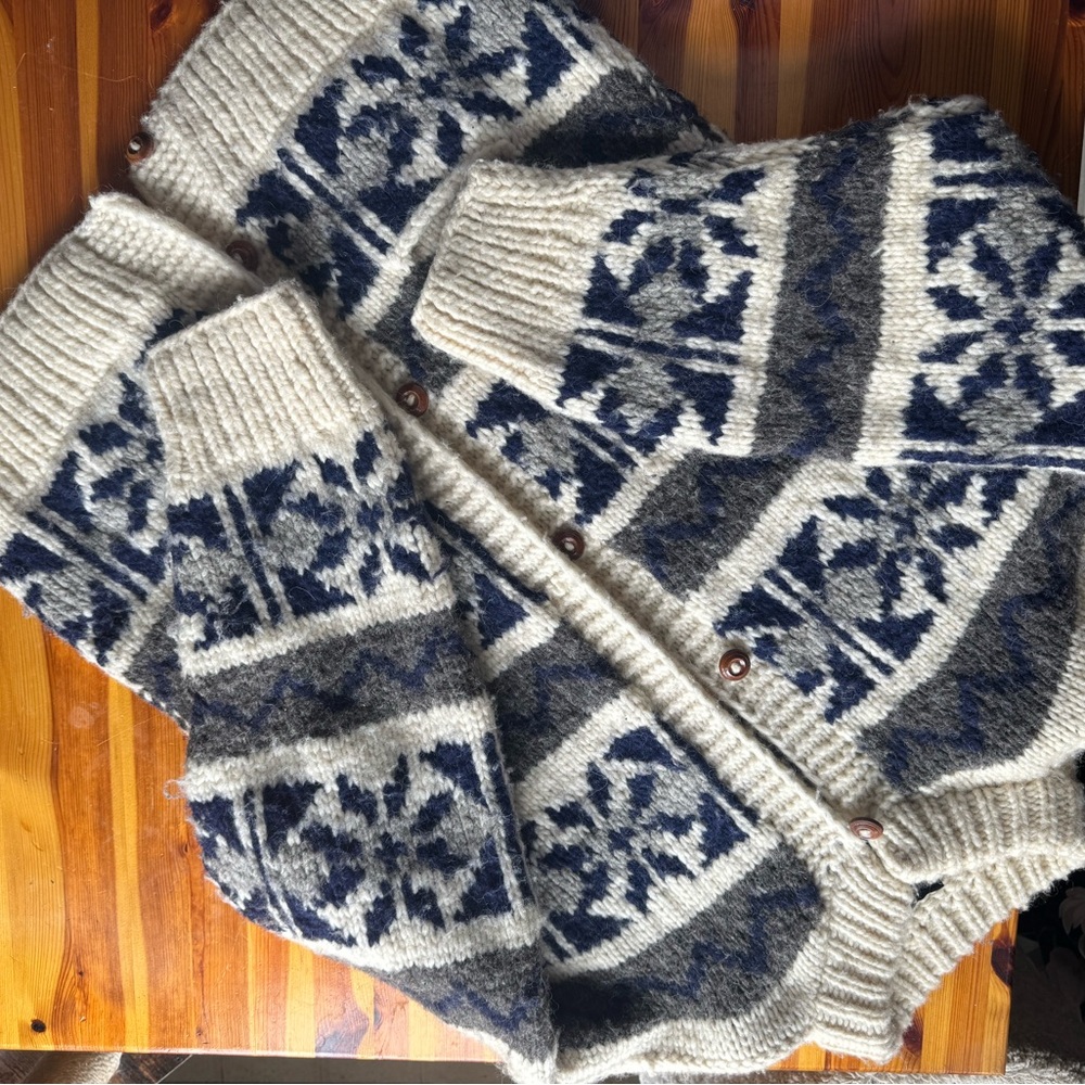 Vintage WOOL Knit Cardigan Sweater